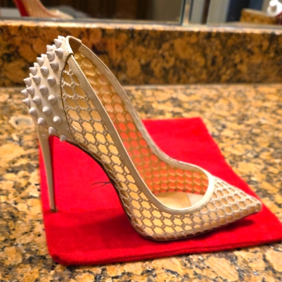 Elegant Cream Spiked Heels - Picture 4 of 16